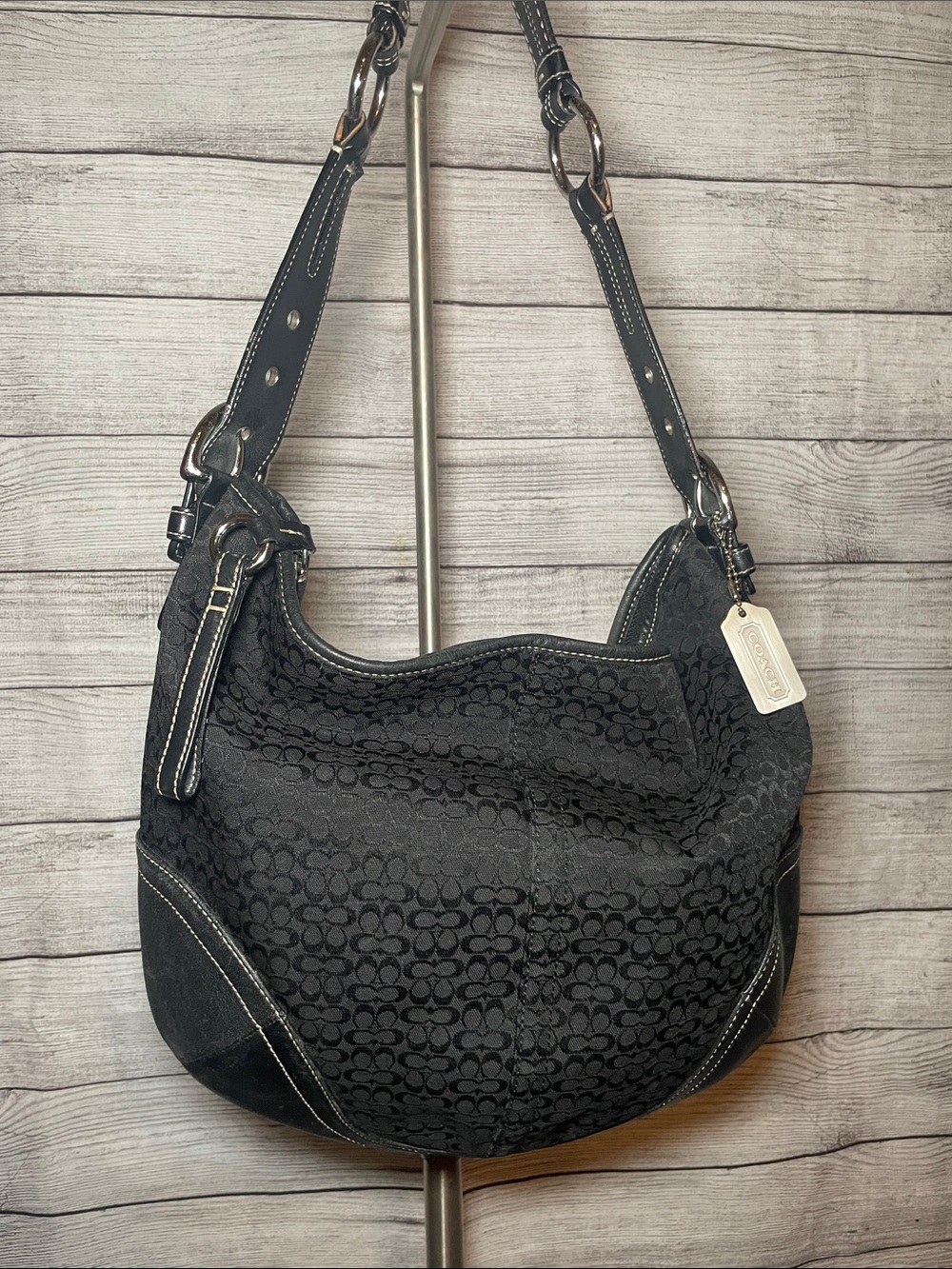Coach Signture Shoulder Bag *Excellent Condition!!!*